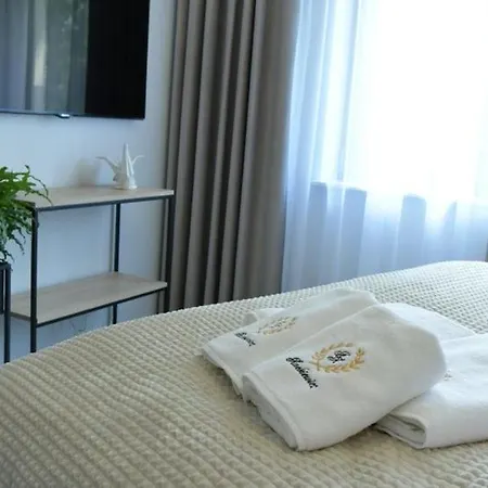 Prywatny Stone Hill Rackiewicz Z Basenem *