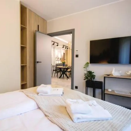 Prywatny Stone Hill Rackiewicz Z Basenem Appartamento